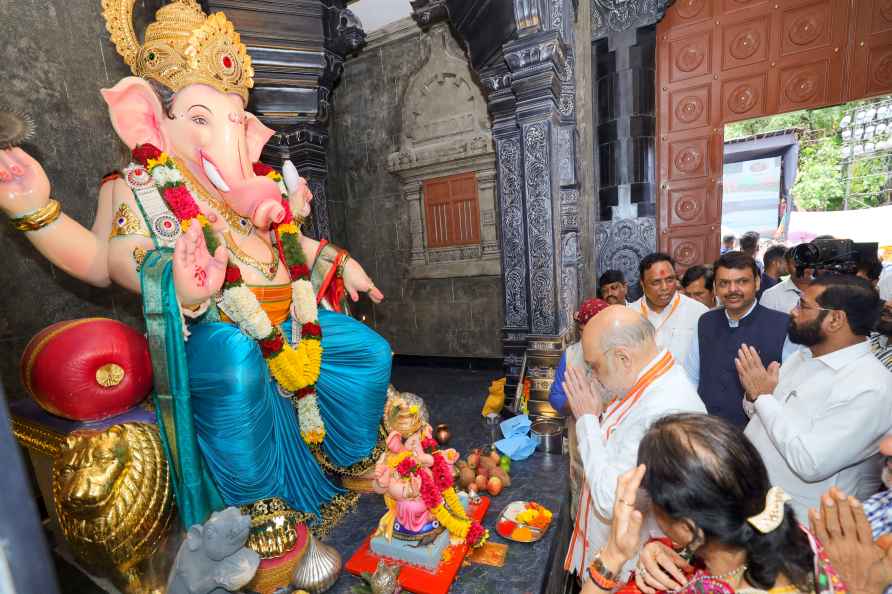 Amit Shah at Ganesh pandal in Mumbai