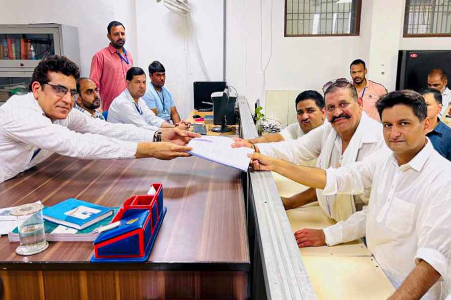 Congress's Rajinder Singh Joon files nomination