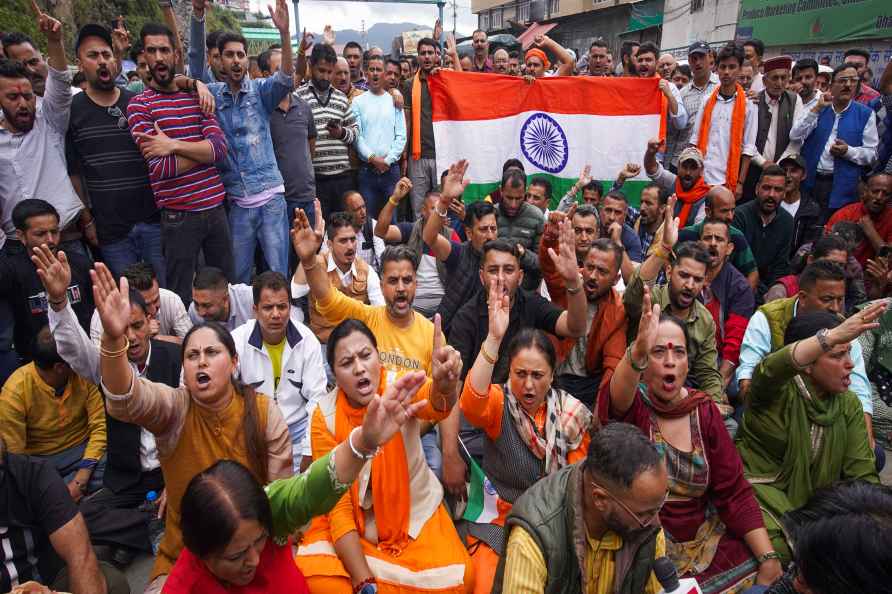 Mosque dispute: Protest in Himachal's Sanjauli