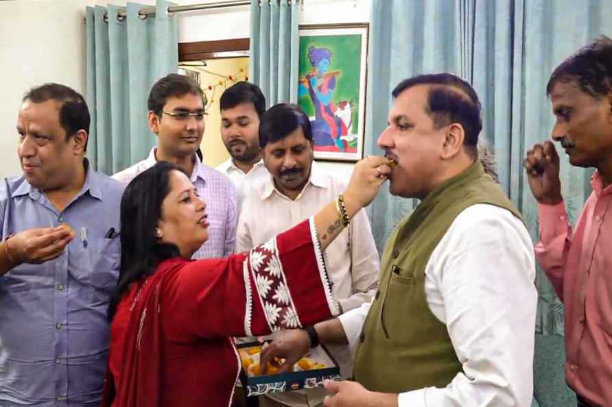 Sanjay Singh celebrates Kejriwal's bail