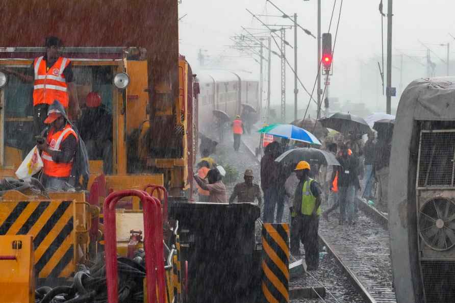 Train accident in TN's Kavaraipettai