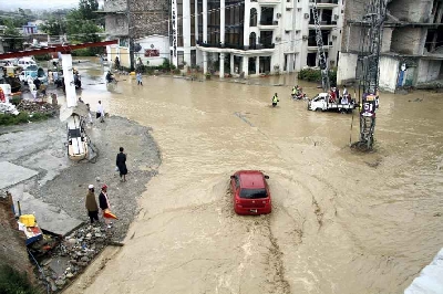 Deadly floods uproot millions in Pakistan