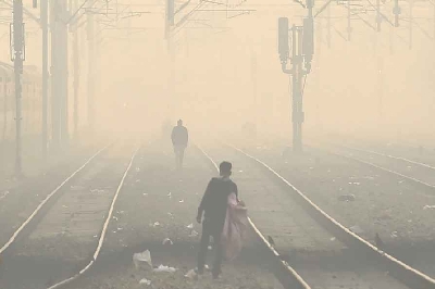 Respite from chilly weather in Delhi, AQI remains in 'very poor' category