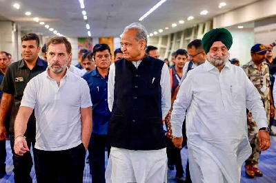 Rahul reaches Jaipur; to lay foundation of Congress headquarters building