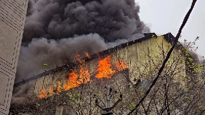 Delhi factory engulfed in massive blaze, 25 fire tenders rush in