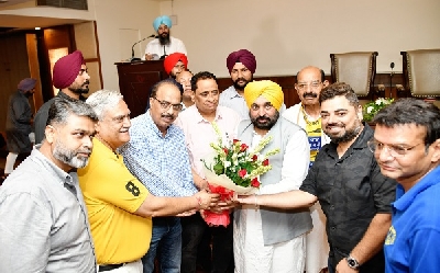 CM Mann discusses problems of traders, businessmen in Jalandhar